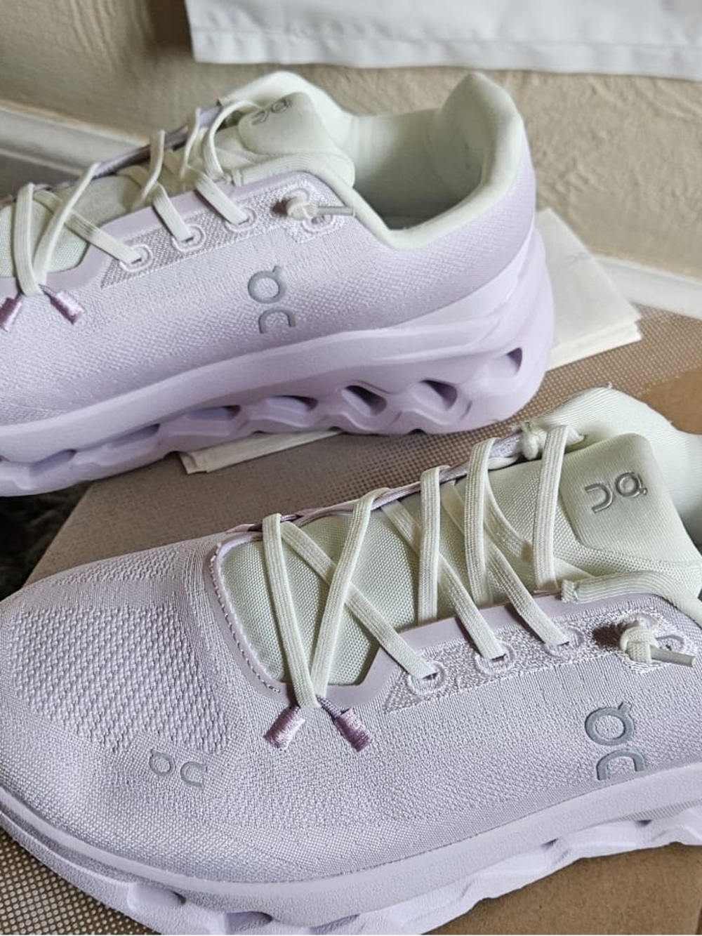 On Running Women’s Sneakers — Light Lavender & Cream